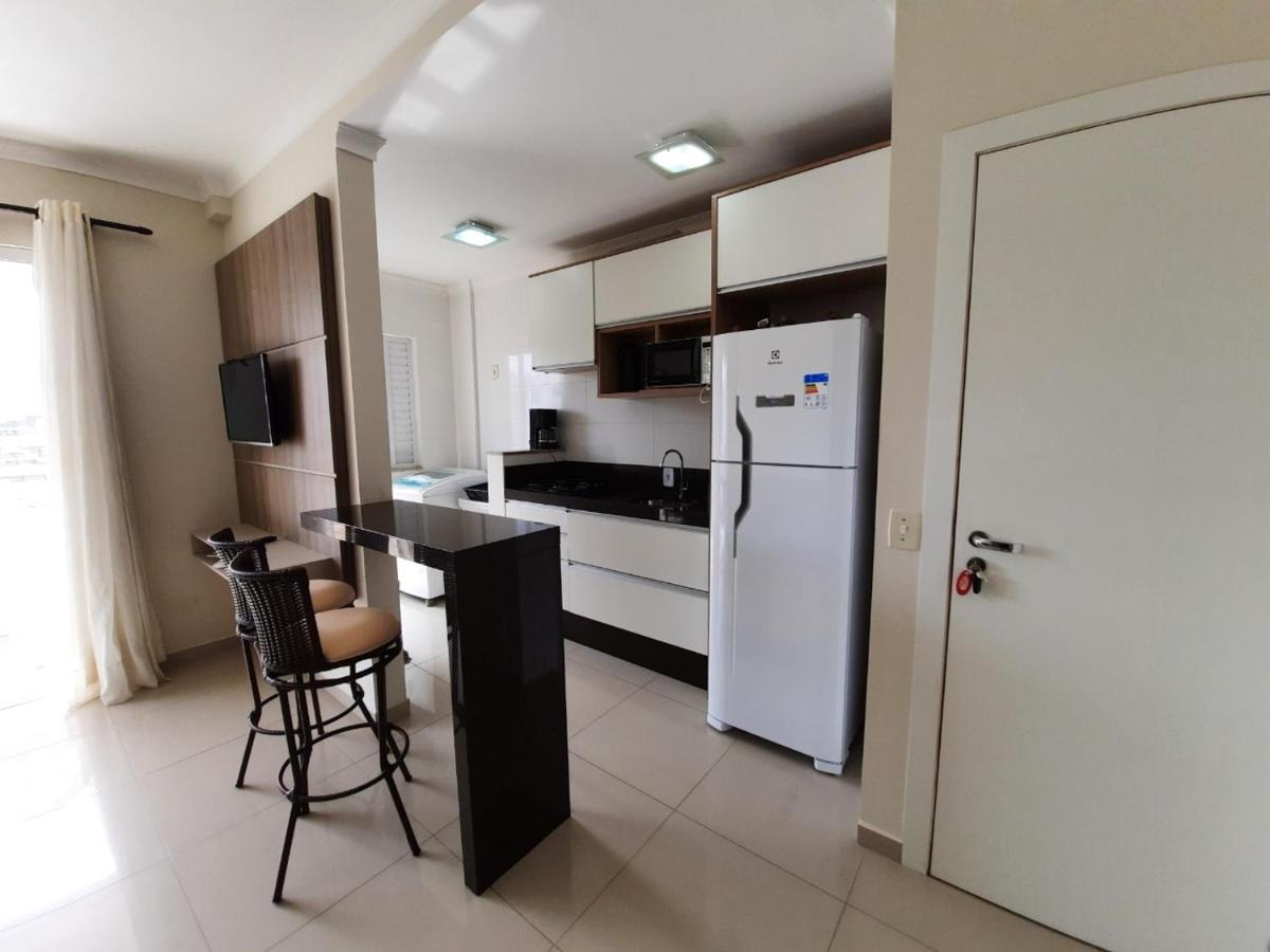Apartamento 3 Quartos 8 Pessoas A 50 Mts Da Praia De Bombas, A 100M Da Passarela Do Ribeiro Bombinhas Exterior foto